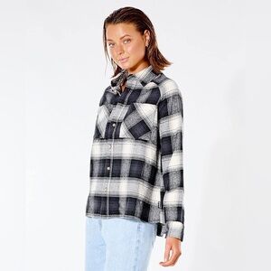 Rip Curl Count Plaid Flannel Shacket Black White L